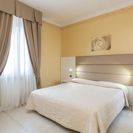 Hotel University Szálloda 3*