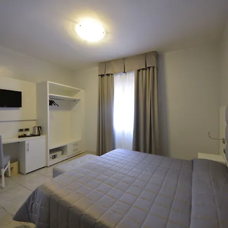 Szálloda Hotel University 3*