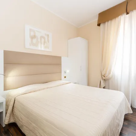 Hotel University 3*