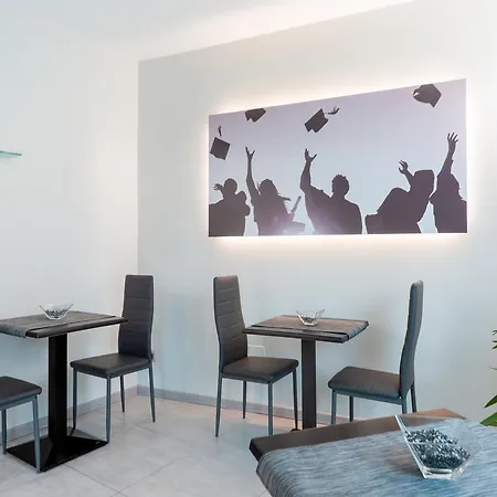 Hotel University