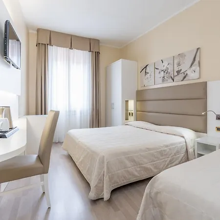 Hotel Hotel University 3*