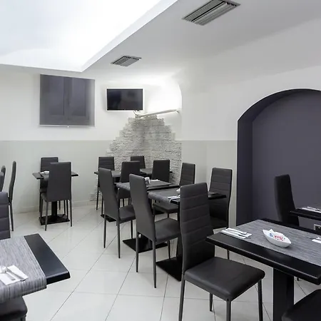 Hotel Hotel University 3*