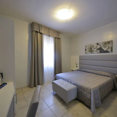Hotel University Hotel 3*