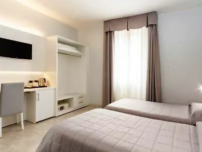 Hotel University 3*