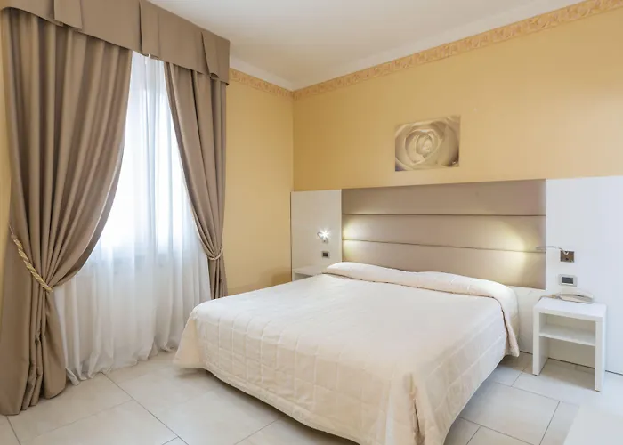 Hotel University Hotell 3*