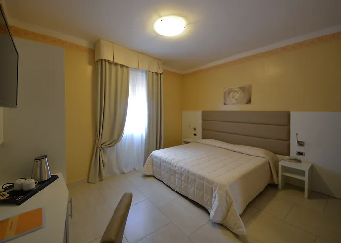 Hotel University Hotell