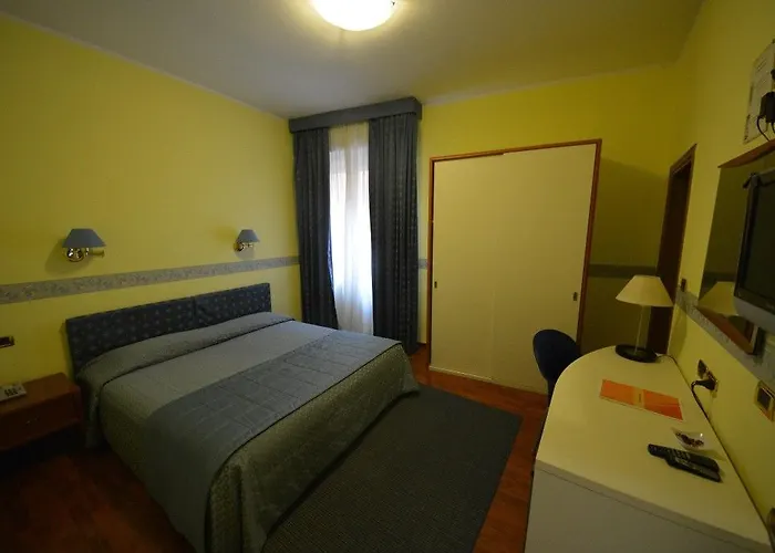 Hotel University 3*