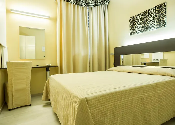 Hotell Hotel University 3*