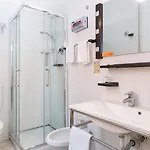 Hotel University