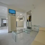 Hotel University
