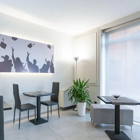 Hotel University 3*