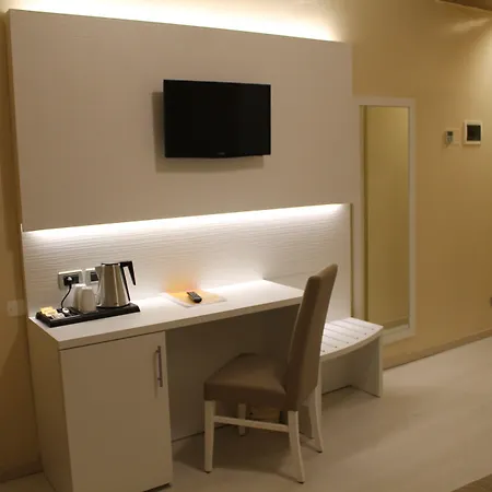 Hotel Hotel University 3*