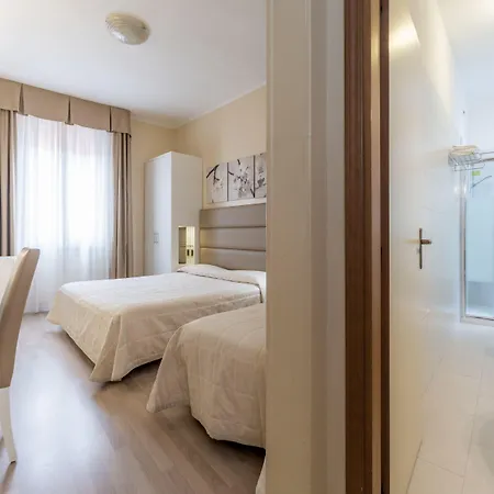 Hotel University 3*