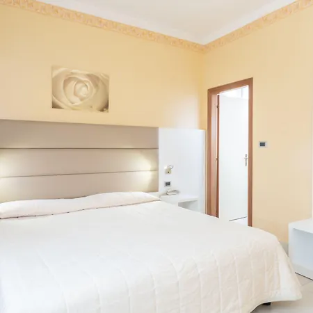 Hotel University 3*