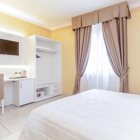 Hotel University Szálloda 3*