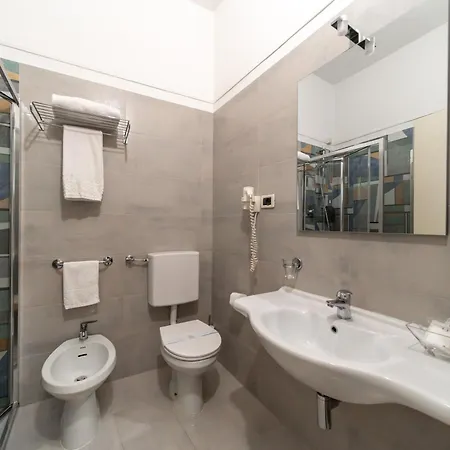 Szálloda Hotel University 3*