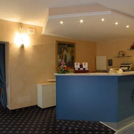 Hotel Hotel University