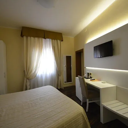 Hotel Hotel University 3*