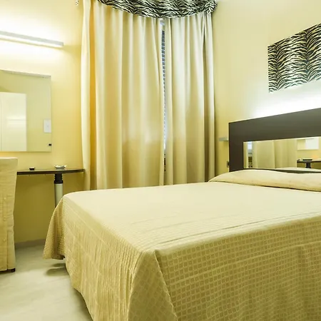 Hotel Hotel University 3*