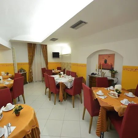 Szálloda Hotel University 3*
