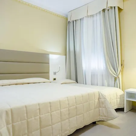 Hotel University Szálloda