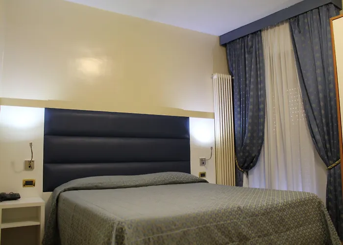 Hotel University Otel