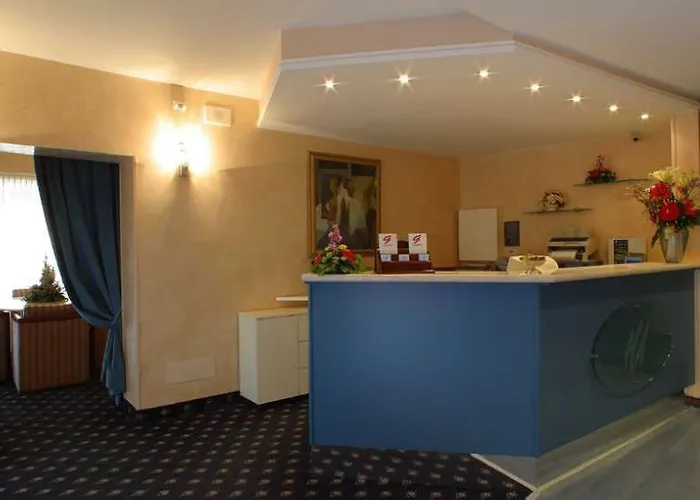 Otel Hotel University