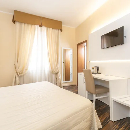 Hotel University 3* بولونيا