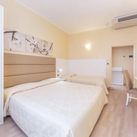 Hotel University فندق بولونيا