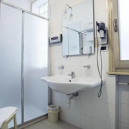 Hotel University فندق بولونيا