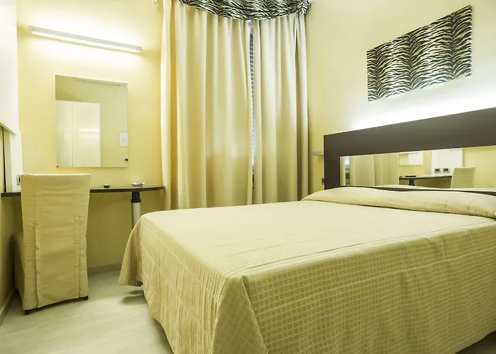 Hotel Hotel University 3*