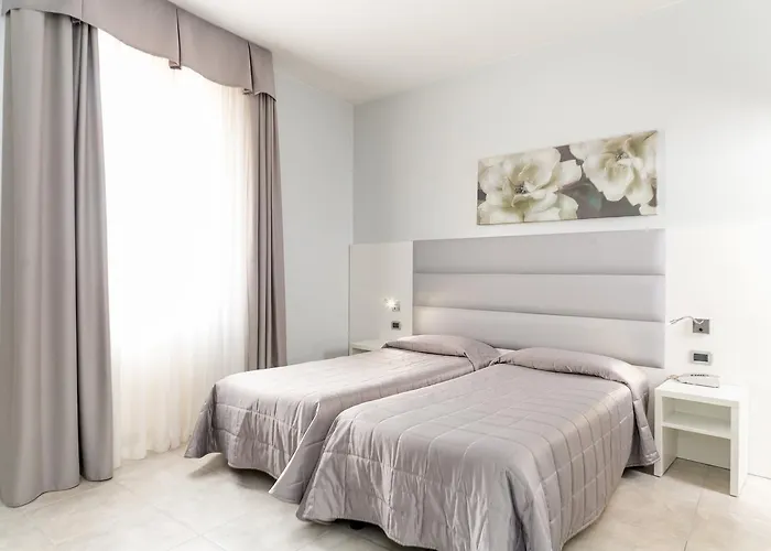 Hotel University