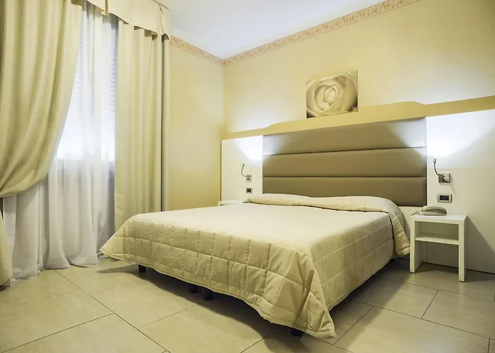 Hotel University Hotell 3*