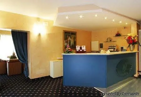 Hotel University Hotell 3*